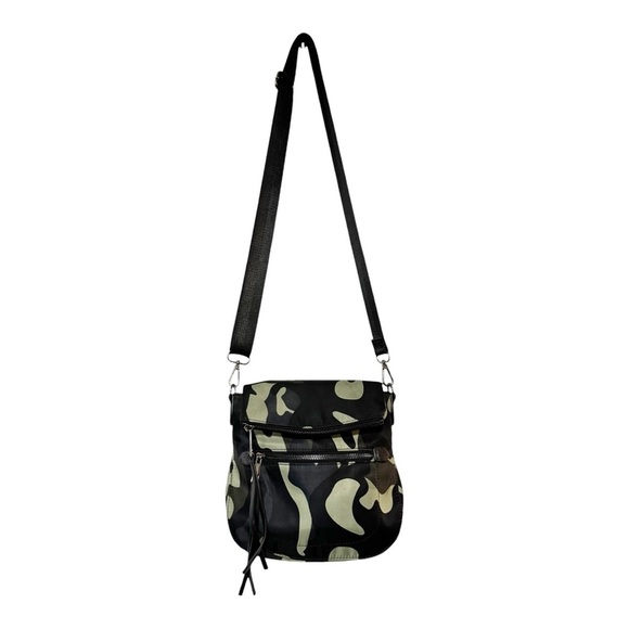 Urban Expressions Nylon Convertible Foldover Crossbody Bag Camouflage Travel - Picture 5 of 14